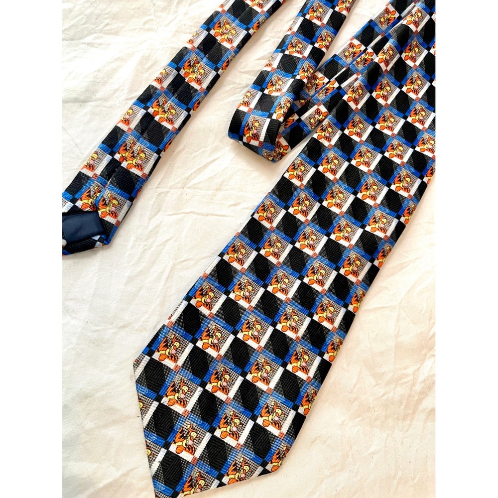 Disney Winnie the Pooh Tigger Pattern Silk Necktie Men's‎ Novelty Tie